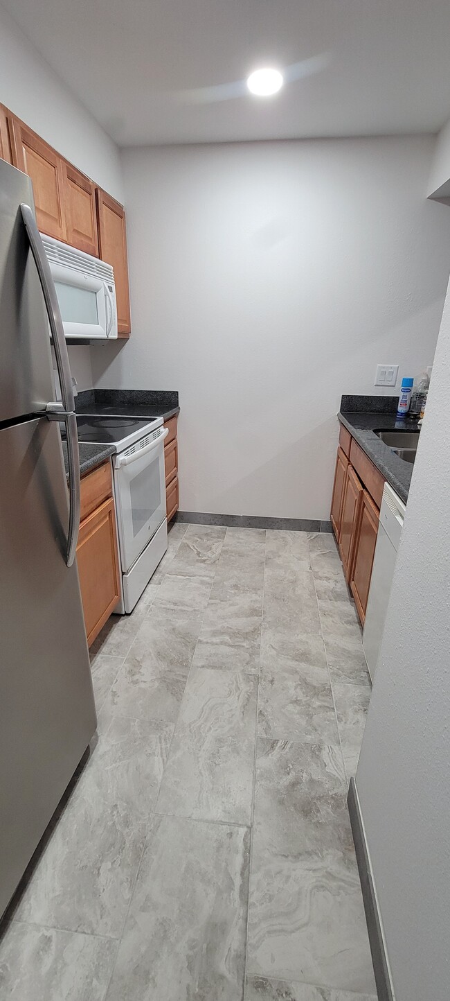 cocina - 7142 N Holiday Dr Unidad Port Aux Prince N Holiday Drive