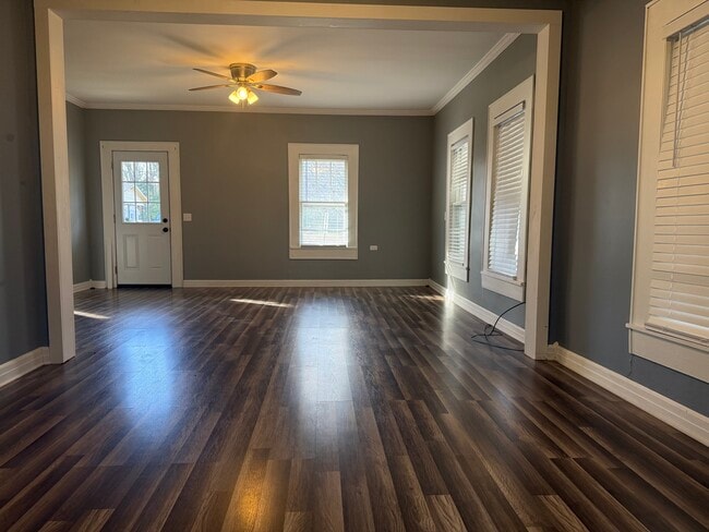 Photo - 119 S Mcsweyn Pl