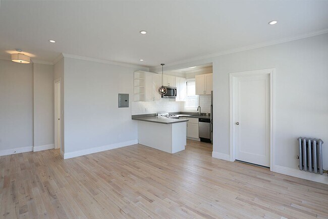 Photo - OPEN HOUSE: Sunday (12/21) 12:00pm-12:20pm. Remodeled 1BR/1BA just north of the western tip of Oa...