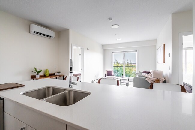 Photo - 14009 28 Av SW