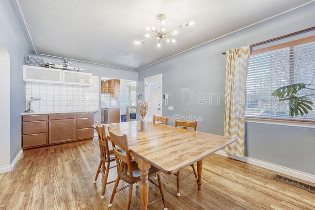 Photo - 3252 Niagara St