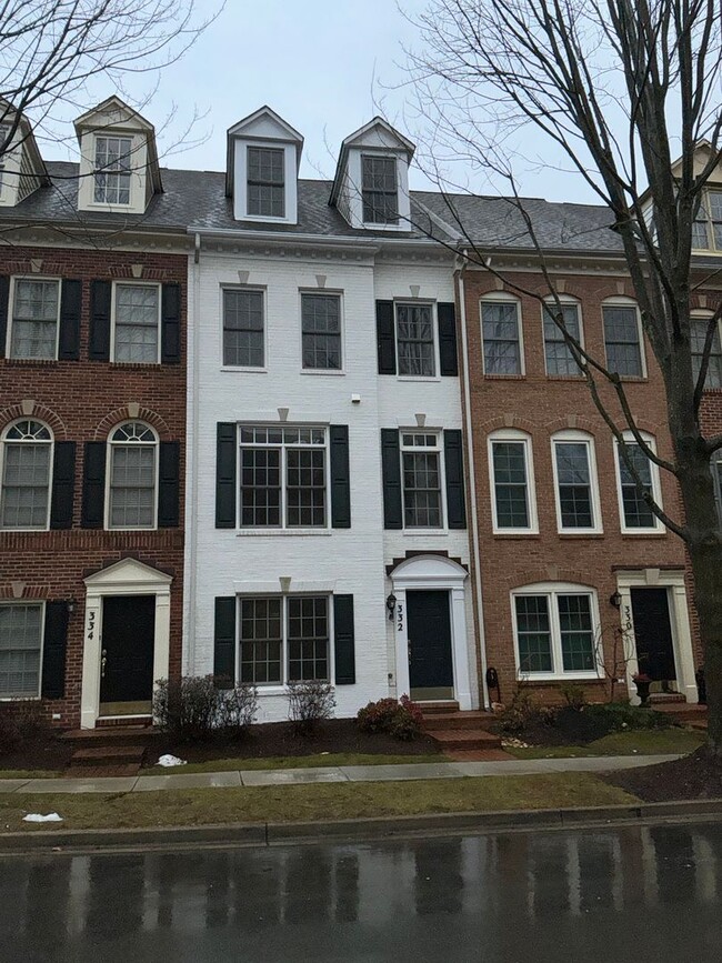 Beautiful 4BR 4.5BA 4 level townhome with ... - Beautiful 4BR 4.5BA 4 level townhome with ...