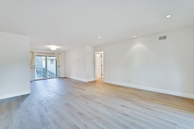 Photo - Top floor 2 Bed 2 Bath Condo in Los Altos!