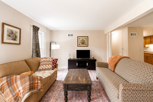 Photo - 530 Shorely Dr Unit 104