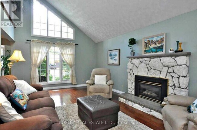 Photo - 114 Lorne Ave