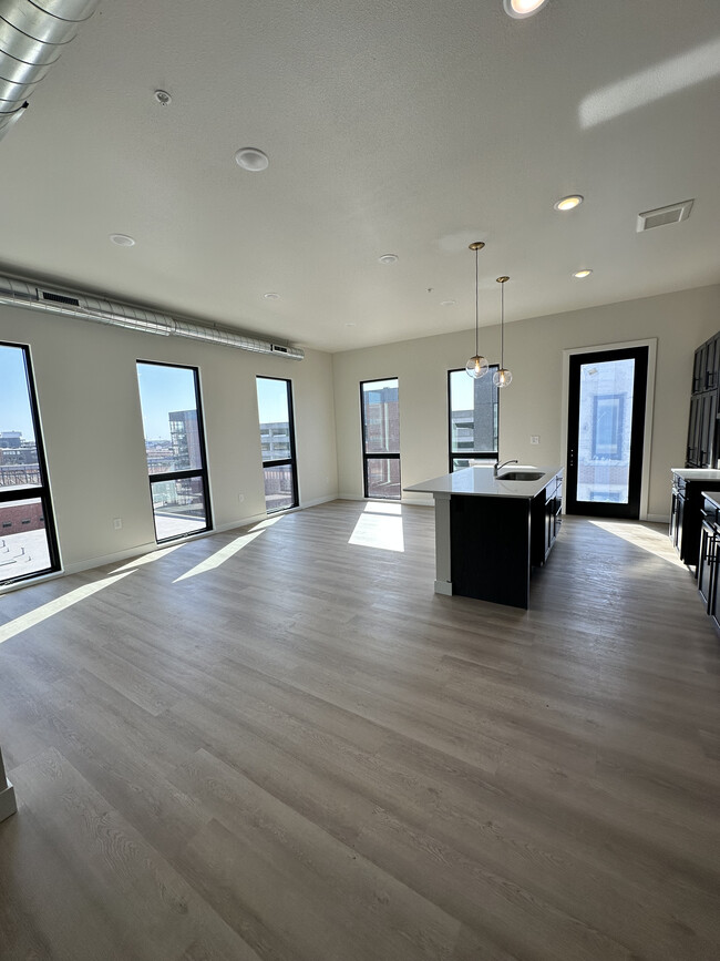 The Deco - The Deco Apartments