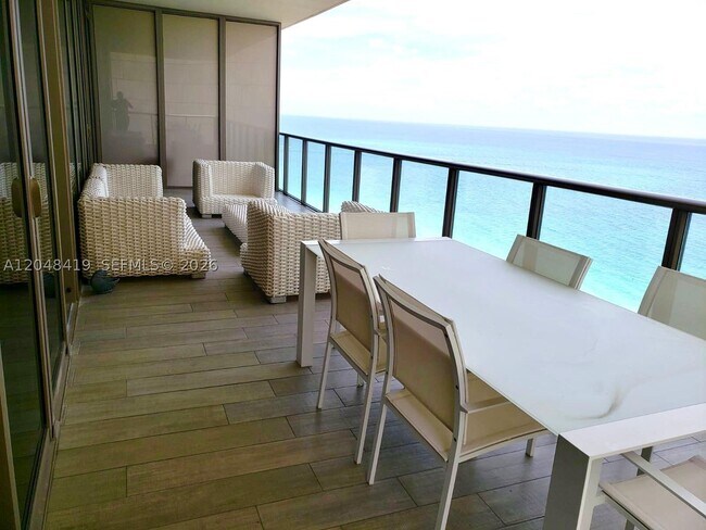 Building Photo - 9705 Collins Ave Unit 2504N