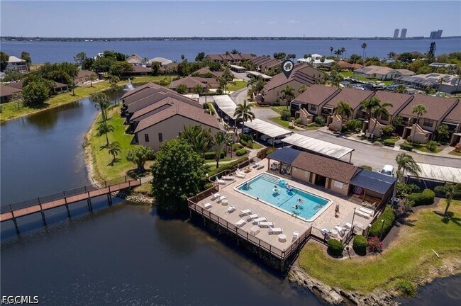 Photo - 15489 Admiralty Cir Unit 5