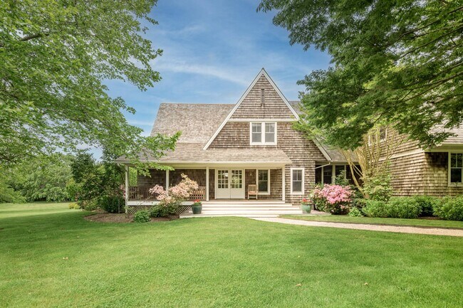 Photo - 880 Lumber Ln