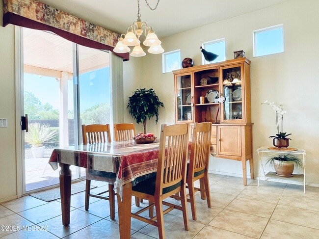 9524 N Twinkling Shadows Way