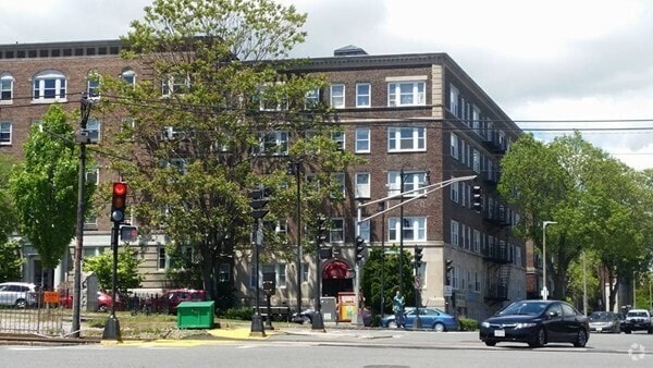 Building Photo - 1607 Commonwealth Ave Unit 7 Rental