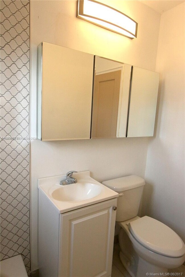 Photo - 619 Anastasia Ave Unidad 4