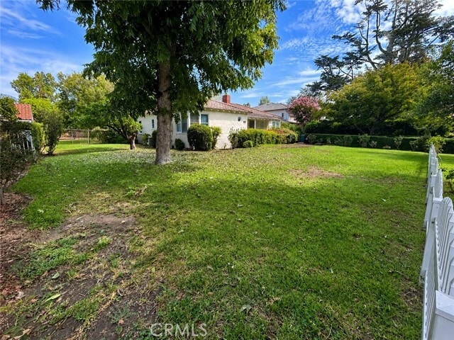 325 W Lemon Ave