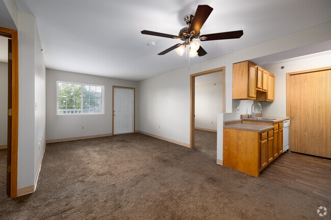 2BR, 1BA - 822SF