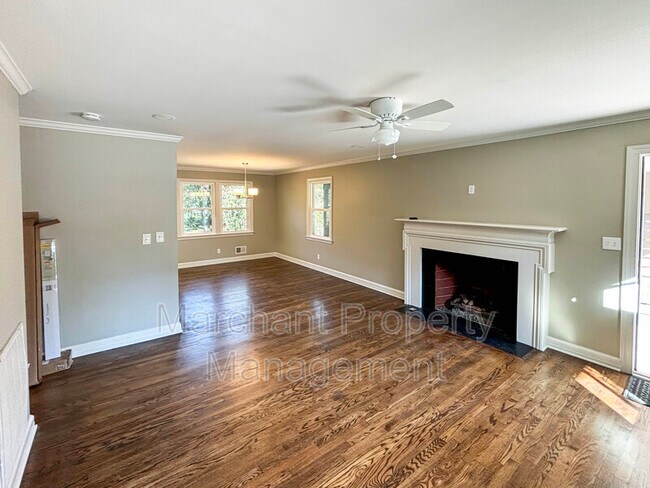 Photo - 1115 E Lee Rd