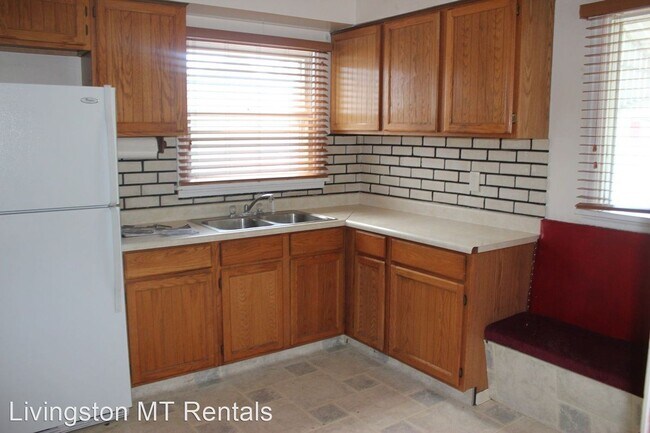 Photo - 3 br, 1.5 bath House - 111 W Chinook