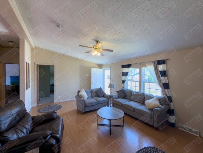 1302 Orchid Ln