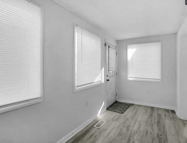Photo - 3740 S Gallatin St Unidad 1