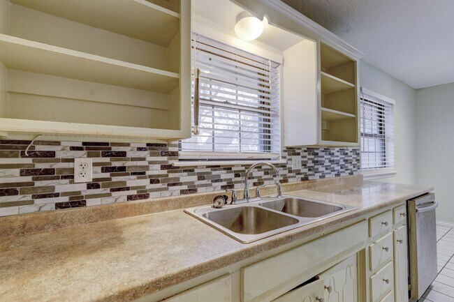 Photo - 14004 N Everest Ave