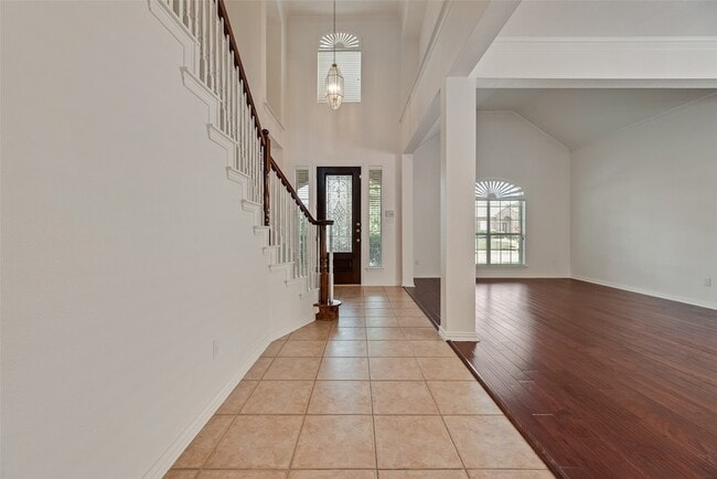 3104 Angus Dr
