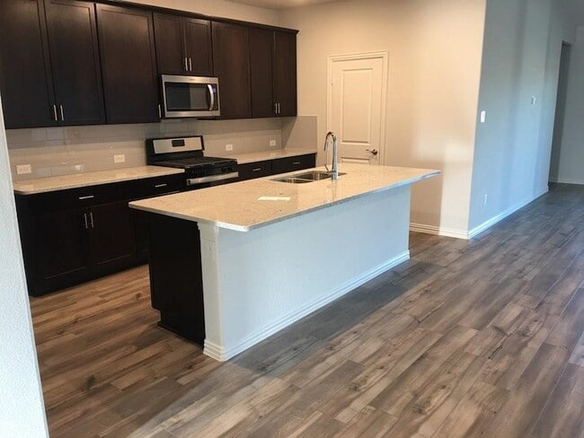 Photo - 10520 Katalpa Dr