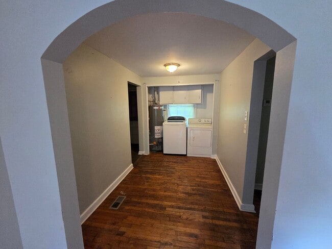 Photo - North Columbus Cottage on almost an ACRE fenced  2 Bedrooms 1 Bath with bonus room