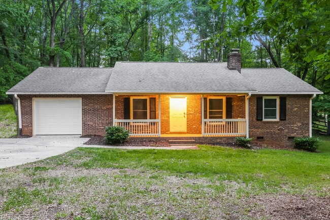 Building Photo - 431 Hillcrest Dr