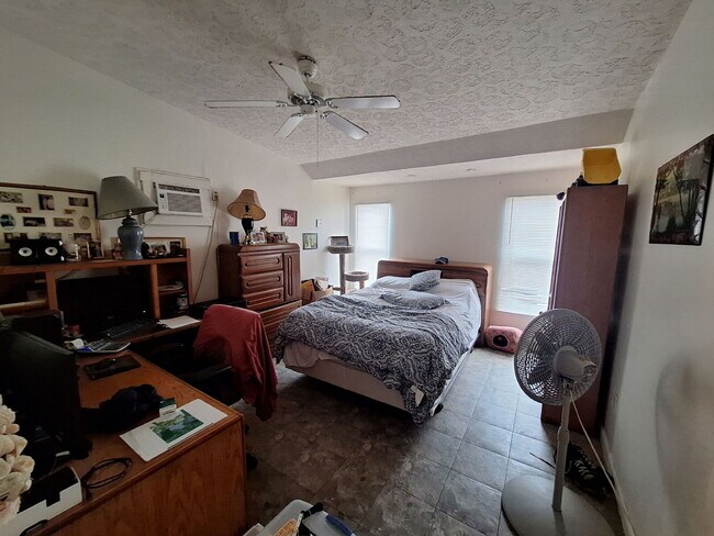Photo - 3/2 Single Family Home available in Pt Cha...