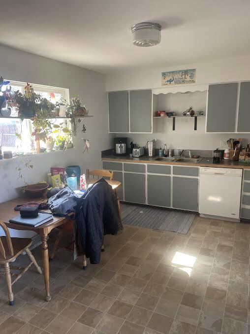 Photo - 1925 W Plum St