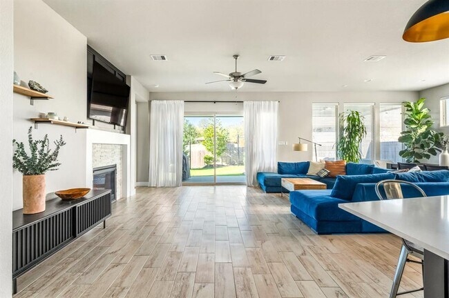 Photo - 124 Mendocino Ln