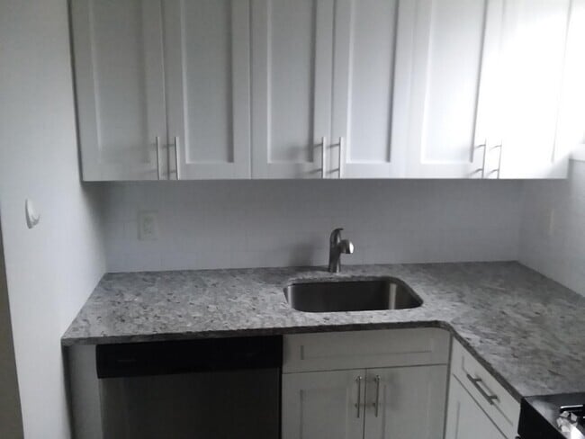 Building Photo - 1634 Maple St Unit 2 Rental