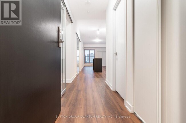 Photo - 2433 Dufferin St Unit 505