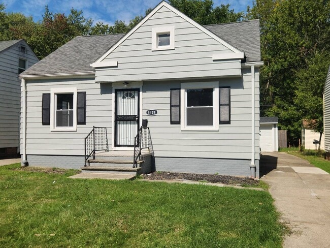 Building Photo - Charming 3-Bedroom Property in Prime Location Rental
