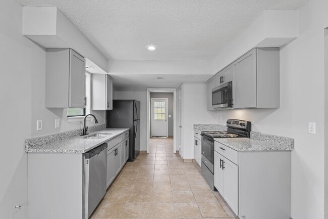 Photo - 3 Bedroom duplex in Olathe!