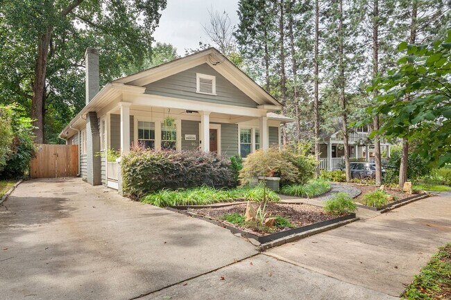 Photo - Beautiful 2bd/2ba Bungelow in Kirkwood wit...