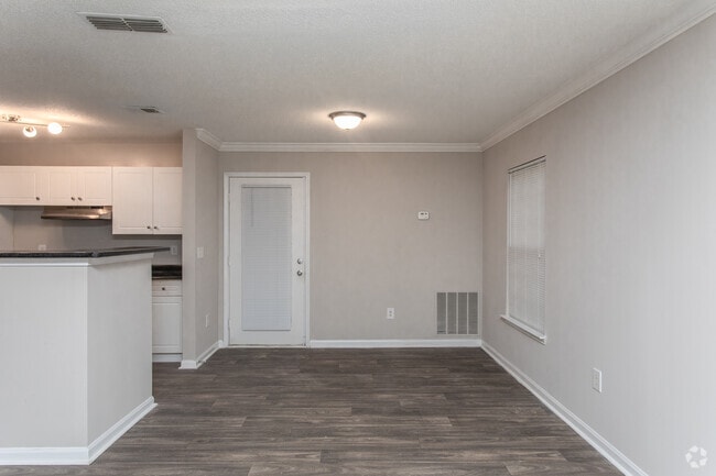 3BR, 2BA - 1502SF