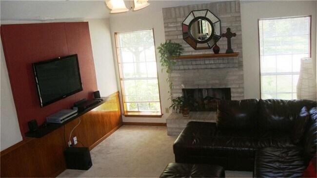 Photo - 22818 Brafferton Ln