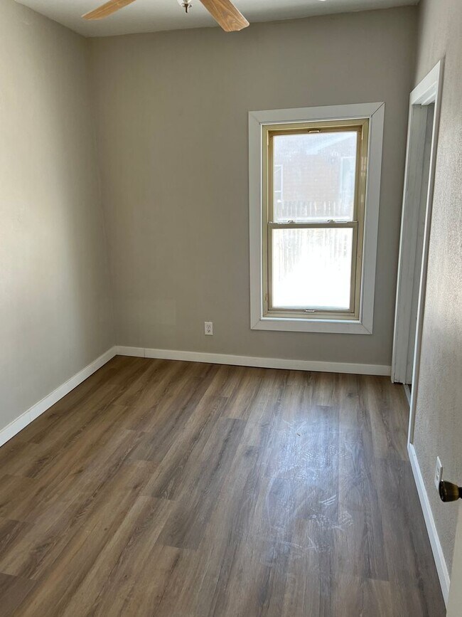 Photo - 4 Bedroom Updated house!!