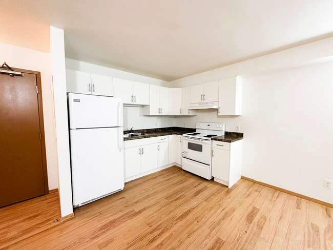 Photo - 138 Lorne Ave Unit 204