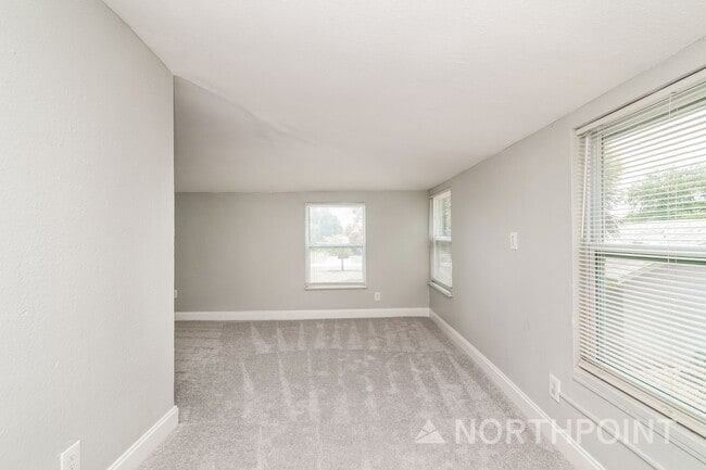 Photo - 5BR/2BA | Newly Renovated Single Family Home | Area for office | In Saint Petersburg!