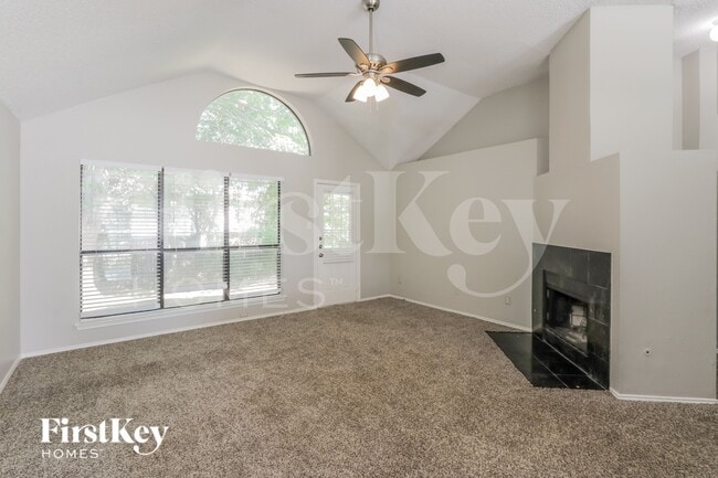 Photo - 701 Long Hill Ct