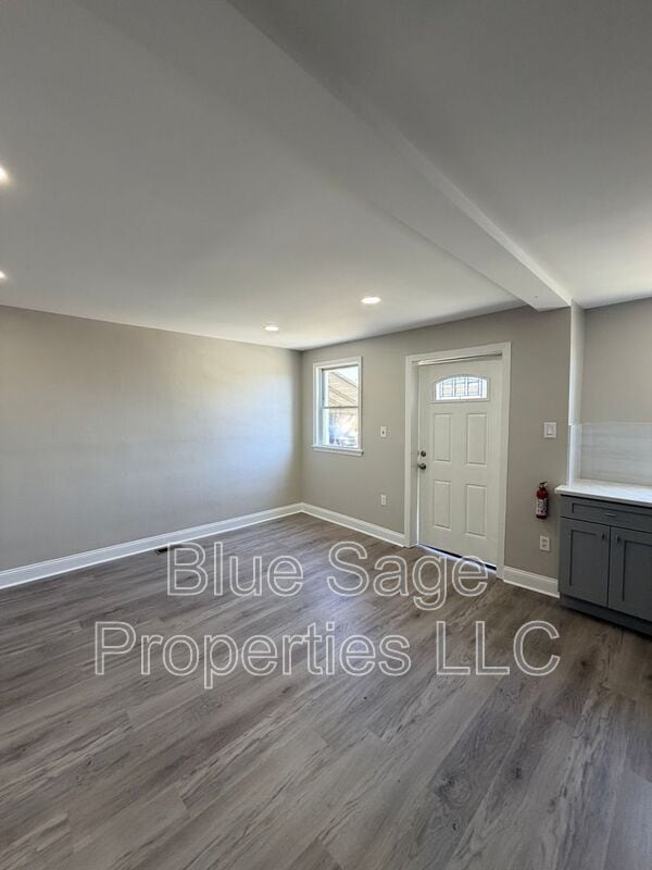 Photo - 1012 Burnside Rd