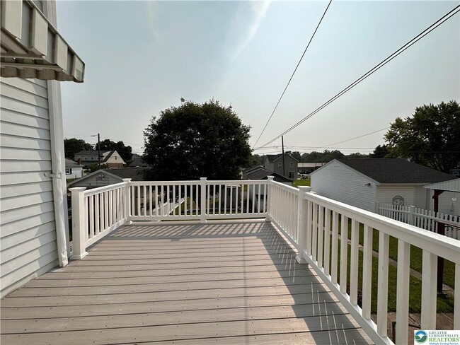 Photo - 1429 Dewey Ave