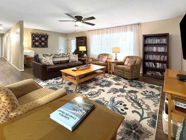 Building Photo - 148 Rice Rd Unit ID1337814P