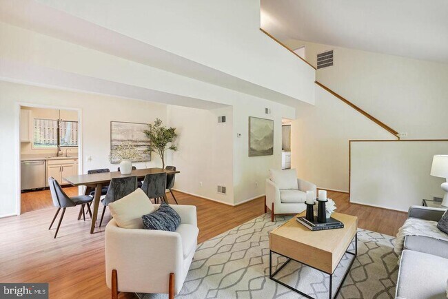 Photo - 10 Tapiola Ct