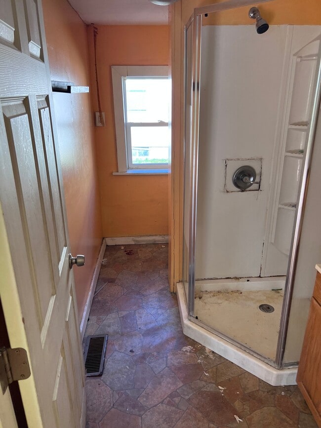 Photo - 1556 N Taylor Ave