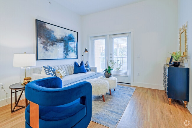 1BR, 1BA - 678SF - Living Area