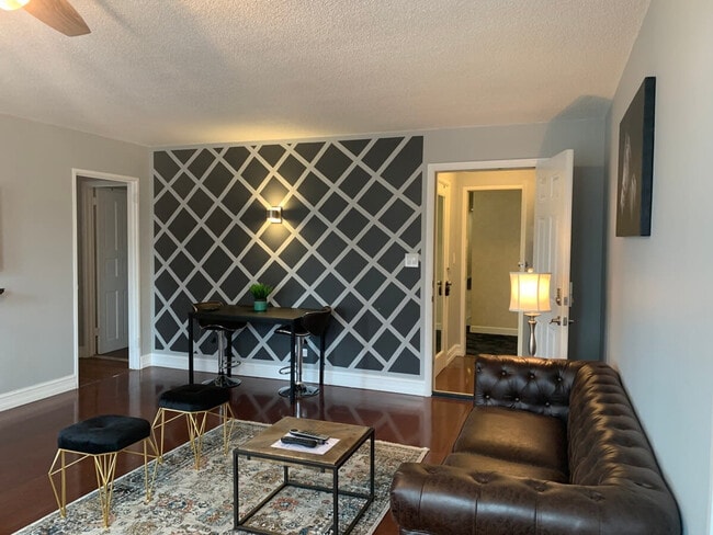 Photo - 300 W Peachtree St NW Unit ID1299382P