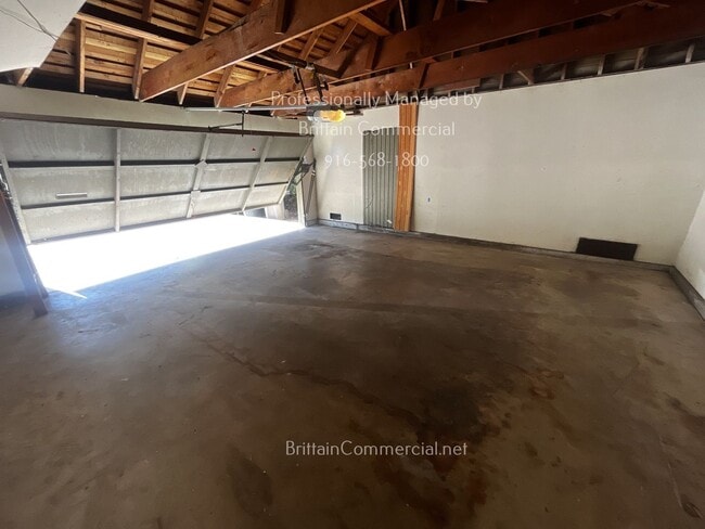 Photo - 6531 Lake Park Dr