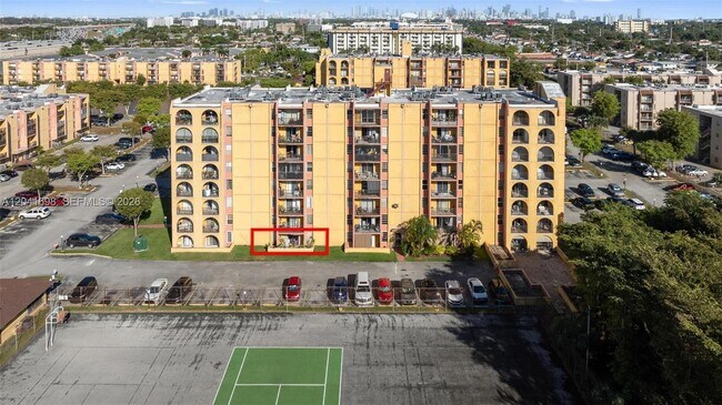 4801 NW 7th St Unit 109-16